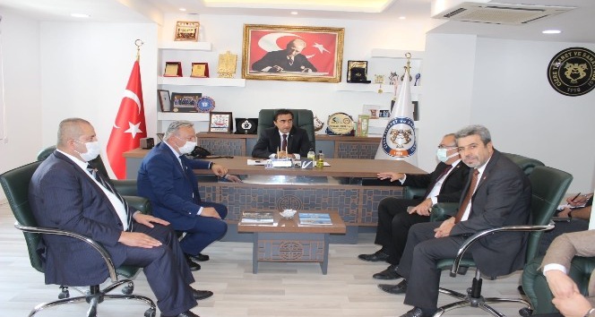 CHP’li milletvekilleri, Cizre TSO Başkanı Sevinç ile görüştü