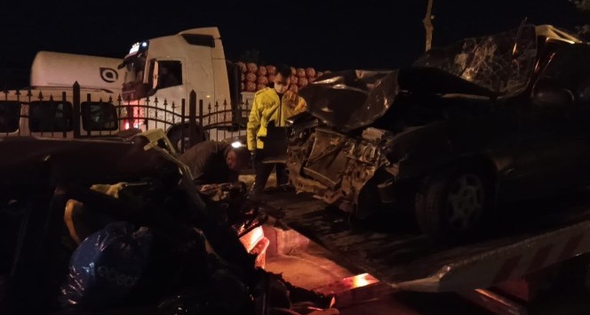 Freni patlayan kamyon ortalığı savaş alanına çevirdi: 8 yaralı