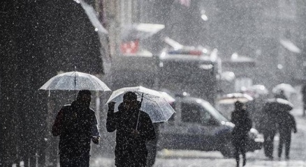 İstanbulda gök gürültülü sağanak yağış