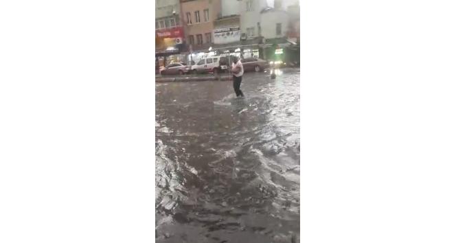 Karaköy’de su baskını yaşandı