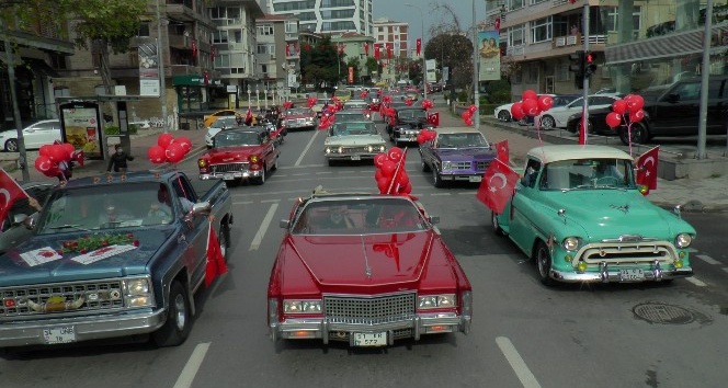 Kadıköy’de klasik otomobillerden 29 Ekim’de ‘Daima Cumhuriyet’ konvoyu