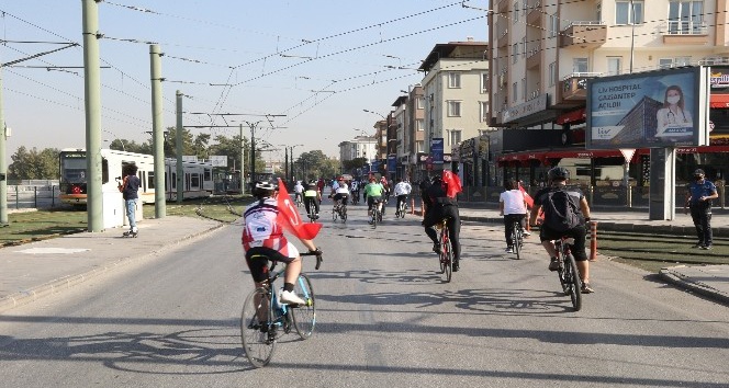 29 Ekim kutlamaları &quot;bisiklet turu&quot; ile başladı