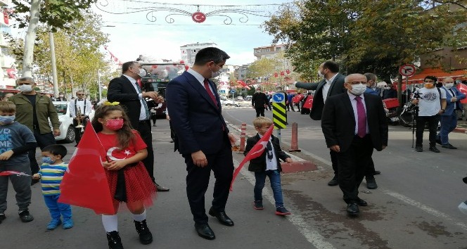 29 Ekim Cumhuriyet Bayramı Kartal sokaklarında coşkuyla kutlandı