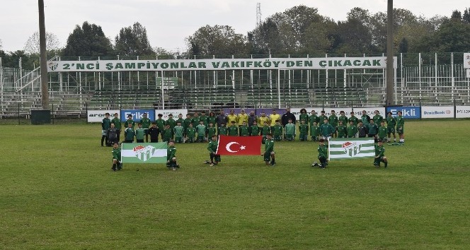 Bursaspor Kulübü’nün gençleri 29 Ekim Cumhuriyet Bayramı’nı kutladı