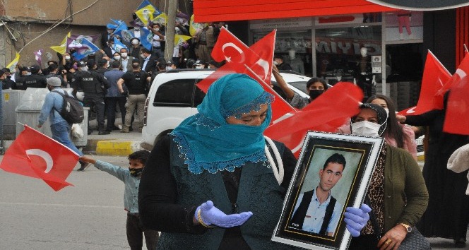 Şırnak anneleri HDP binasını ’Kahrolsun PKK’ sloganları ile inletti