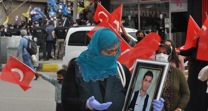 Şırnak anneleri HDP binasını &#039;Kahrolsun PKK&#039; sloganları ile inletti
