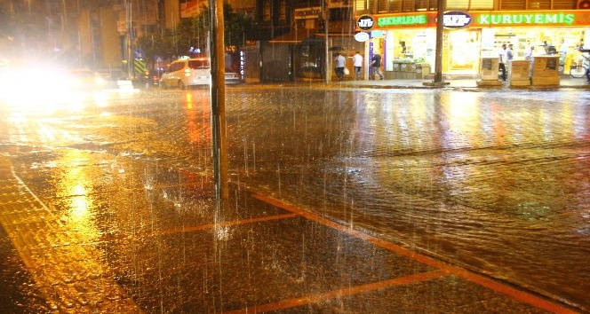 Aydın’da uzun aradan sonra gerçekleşen yağışlar sevindirdi