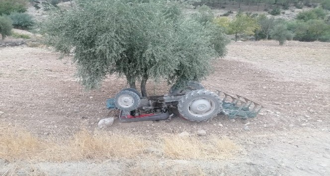 Kilis’te traktör devrildi: 1 yaralı