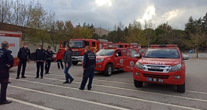 Ege’deki yardım ekipleri İzmir depremi için yola çıktı