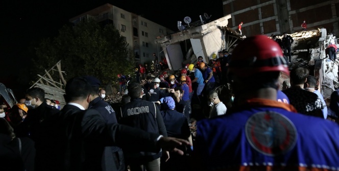 İzmir depreminde arama kurtarma çalışmaları devam ediyor