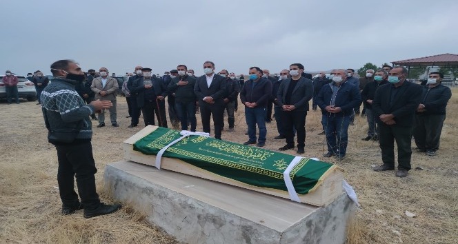 Depremde hayatını kaybeden 17 yaşındaki genç son yolculuğuna uğurlandı