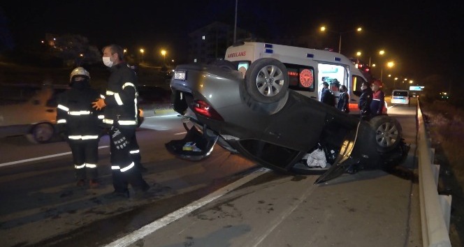 Aydınlatma direğine çarpan otomobil 80 metre sürüklendi