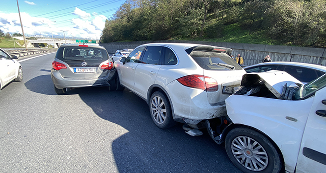 TEM Otoyolu’nda milyonluk zincirleme kaza