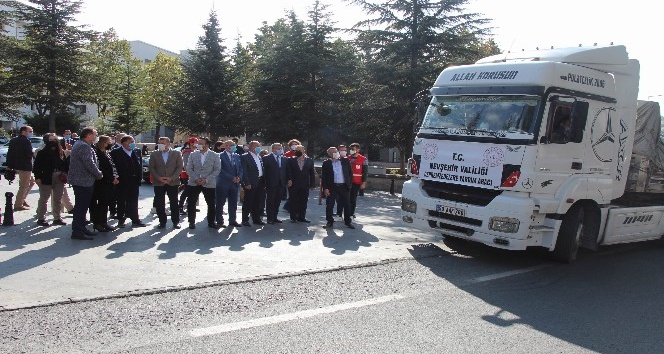 Nevşehir’den İzmir’e bir tır gıda yardımı gönderildi