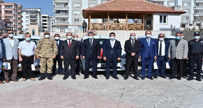 İş adamlarından Kadirli Emniyet Müdürlüğü’ne yeni 4 araç