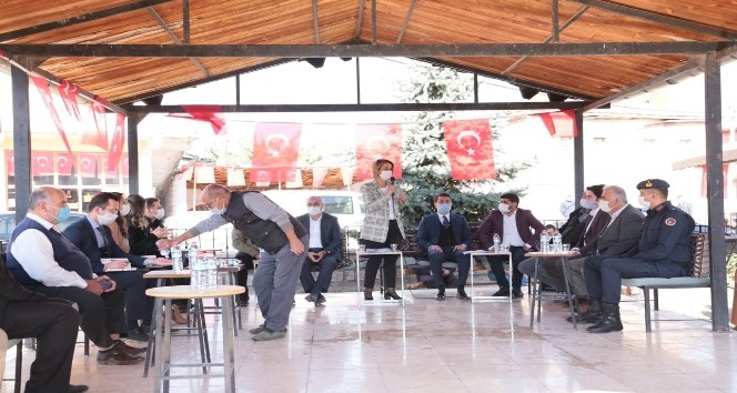 Vali Becel, köy ziyaretlerine devam ediyor