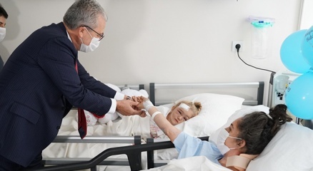 Enkazın 65. saatinde kurtarılmıştı! Elif ailesine kavuştu