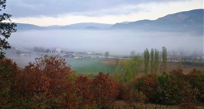 Reşadiye sis örtüsü ile kaplandı