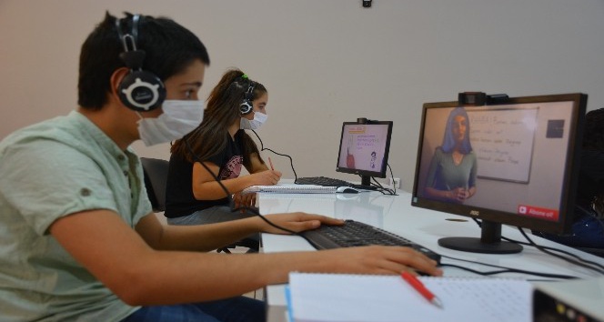 Kızıltepe Belediyesinden öğrencilere EBA Destek Merkezi