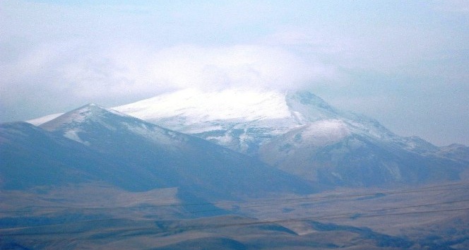 Posof dağları beyaza büründü