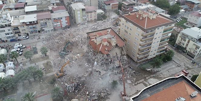 İzmir’de her şeyi özetleyen görüntüler
