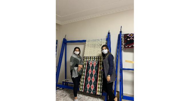 Eve hapsolmak yerine kilim yapıyorlar