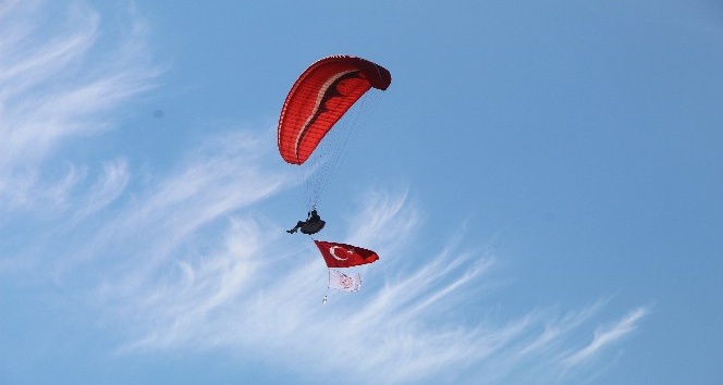 Bingöl’de 2 bin 500 rakımda yamaç paraşütü keyfi