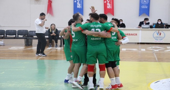 Cizre Belediyesi erkek voleybol takımı 5’te 5 yaptı