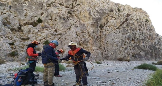 Aladağlar’da 26 sporcu dağcılık eğitimi alıyor