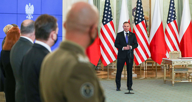 Polonya Devlet Başkanı Duda, ABD ile imzalanan savunma anlaşmasını onayladı