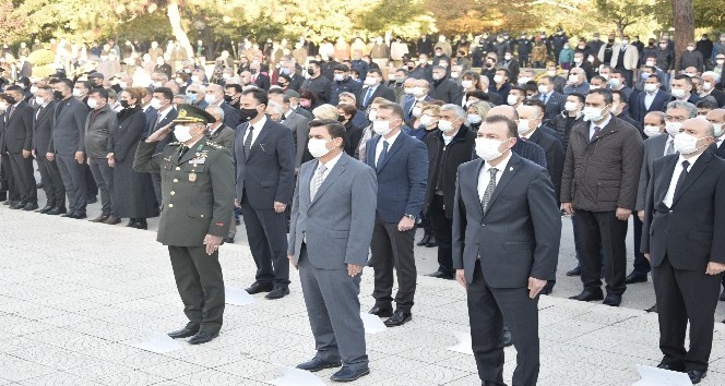 Atatürk, vefatının 82. yıl dönümünde düzenlenen törenle anıldı
