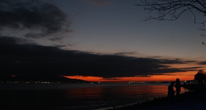 Kocaeli’nde gün batımı mest ediyor