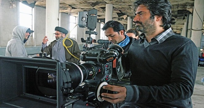 Kırmızıgül, 1939 Erzincan depremini beyazperdeye aktarıyor