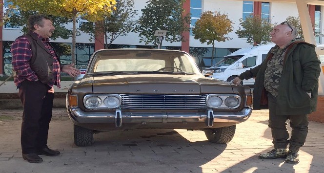 Ünlü isimler Güven Kıraç ve Erkan Can’dan "Açık Hava Araç Müzesi"ne ziyaret