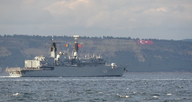 Romanya savaş gemisi Çanakkale Boğazı’ndan geçti