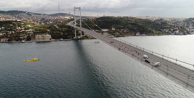 Formula 1 araçları 15 Temmuz Şehitler Köpürüsü'nde