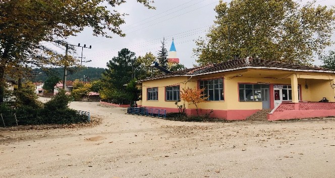 Çınarık köyünde cami ve kahvehaneler kapatıldı