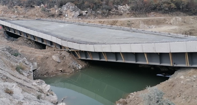 Köprü inşaatı çöktü