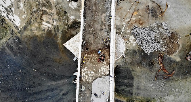 Asfaltın altından 770 yıllık tarih çıktı