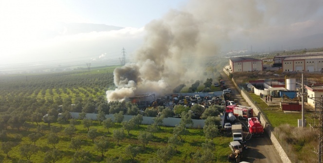 Bursa'da geri dönüşüm fabrikasında korkutan yangın