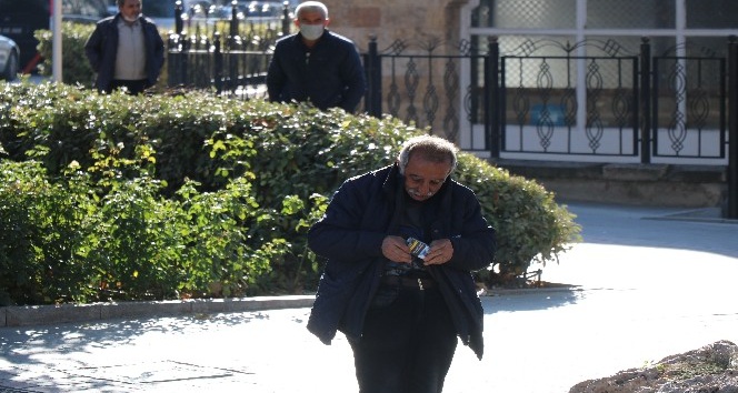 Kırşehirliler, sokakta sigara yasaklarını destekliyor