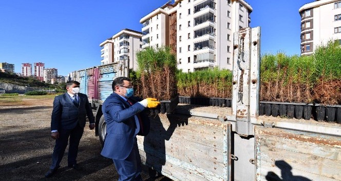 Ortahisar Belediyesi’nden Antakya Belediyesi’ne 4 bin 61 adet fidan bağışında bulundu