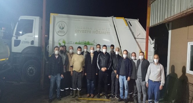 Başkan Tören’den temizlik işçilerine gece ziyareti