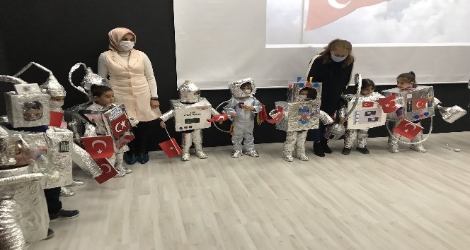 “Uzay Haftası Etkinlikleri” kapsamında düzenlenen yarışmanın kazananları ödüllerine kavuştu