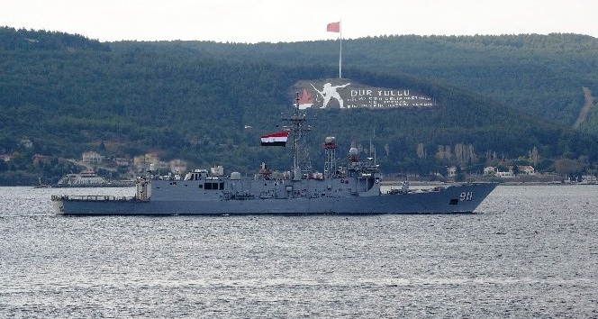 Mısır savaş gemileri Çanakkale Boğazı’ndan geçti