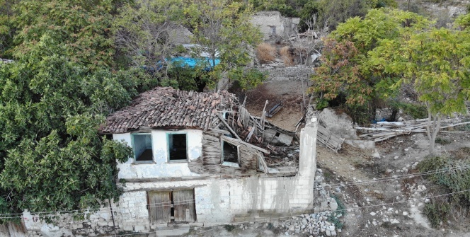 Herkes terk etti, onlar terk etmedi