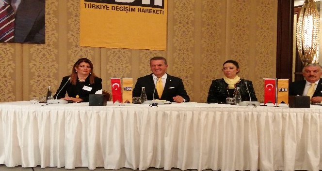 Mustafa Sarıgül, kuracağı siyasi partinin kurucu üyeleri ile buluştu