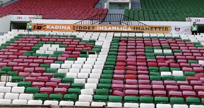 Amadspor - Kocaelispor maçı öncesi anlamlı pankart