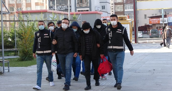 Niğde merkezli FETÖ operasyonunda 7 şüpheli daha adliyeye sevk edildi