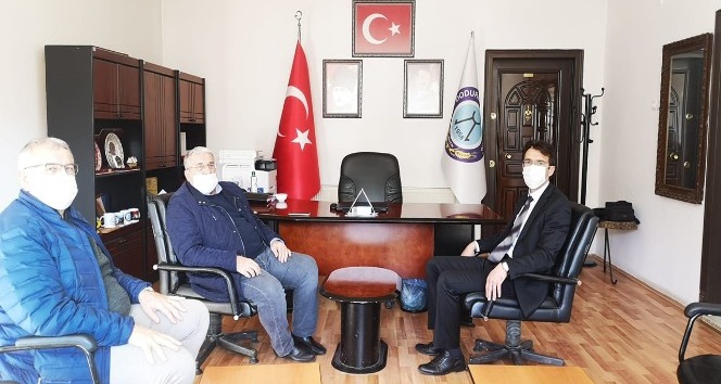 Eski Devlet Bakanı Şeker’den Başkan Tuna’yla bir araya geldi